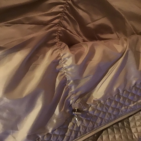 Champagne color, quilted jacket. Lined - Picture 3 of 3